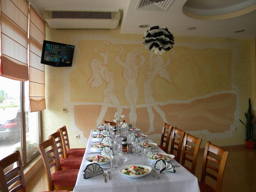 Adamo Hotel Varna Exterior foto