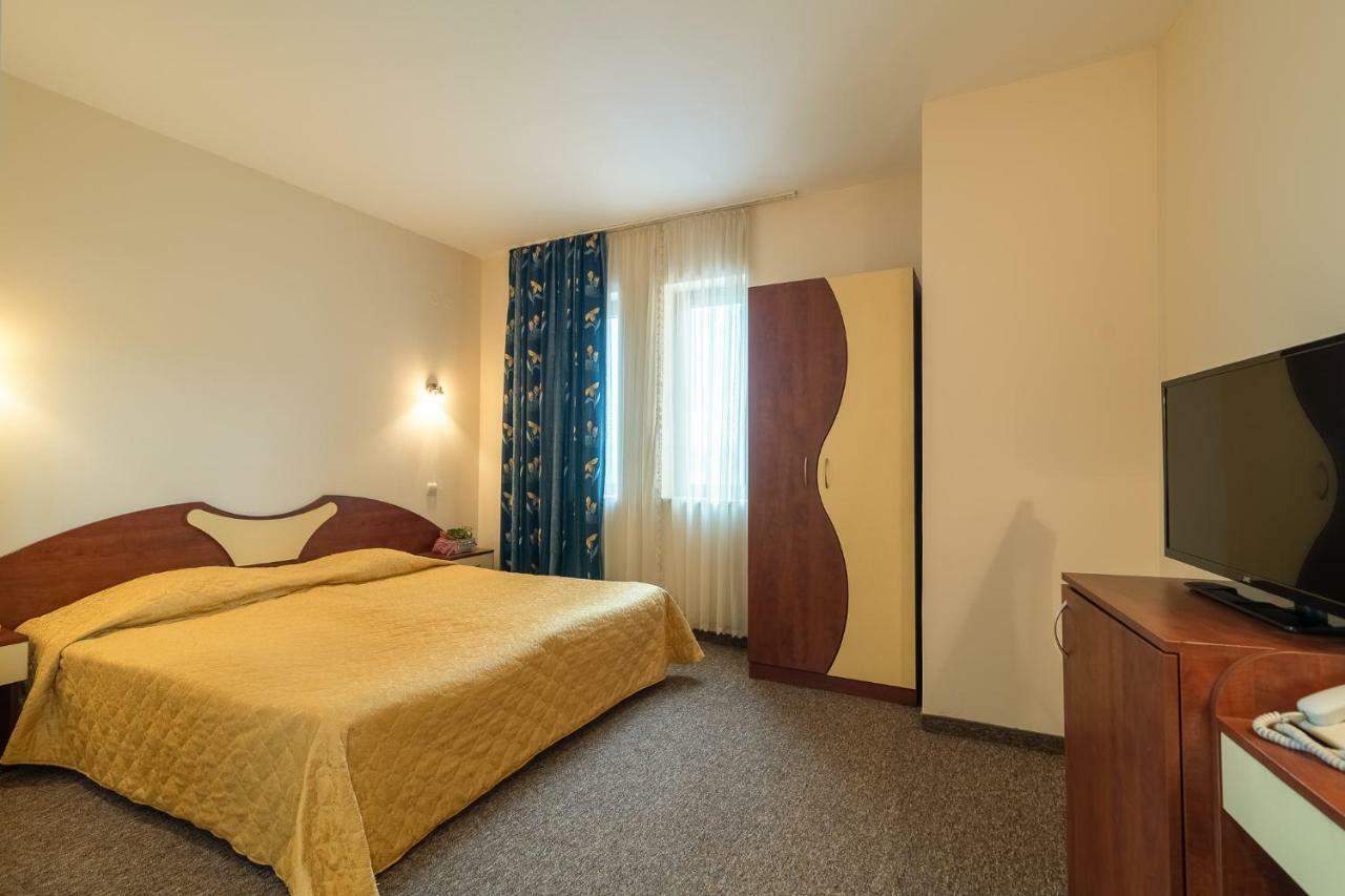 Adamo Hotel Varna Exterior foto