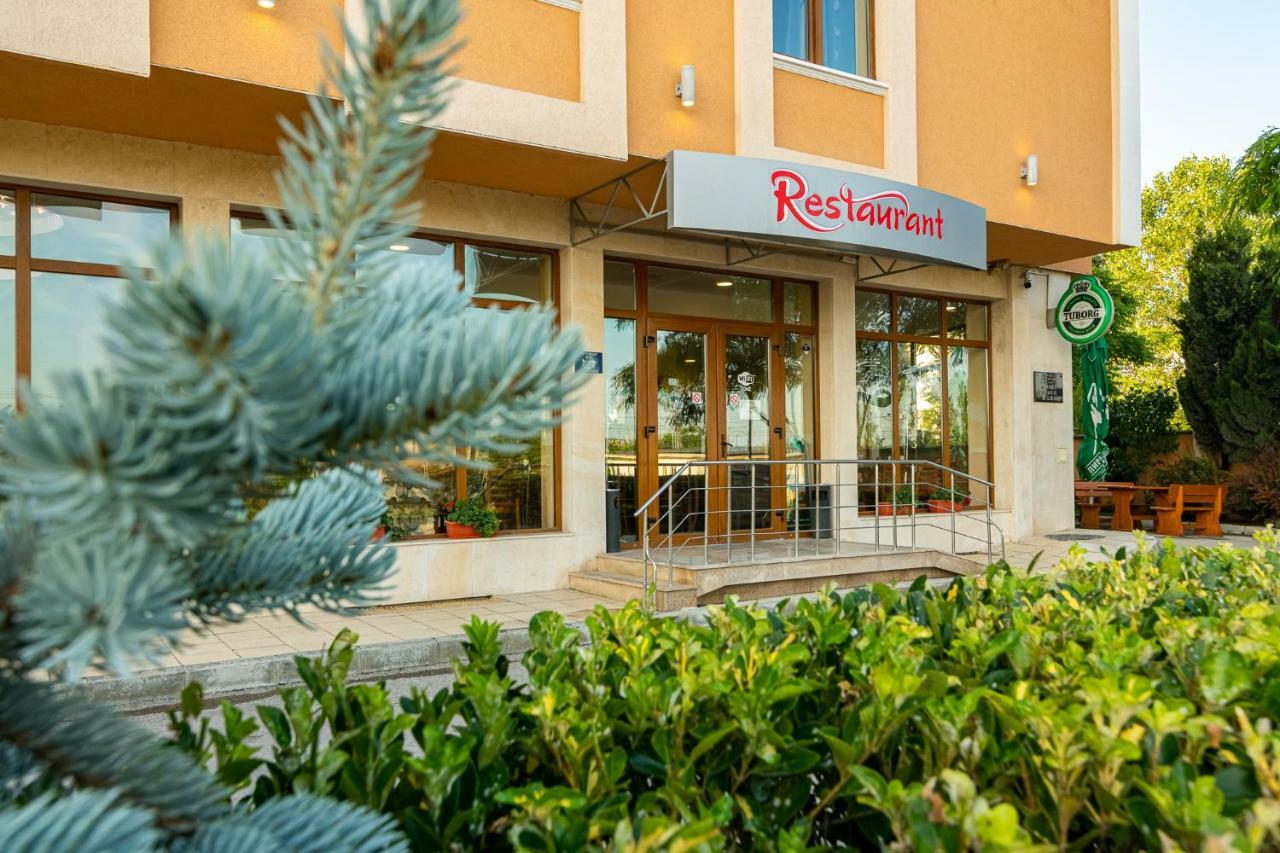 Adamo Hotel Varna Exterior foto
