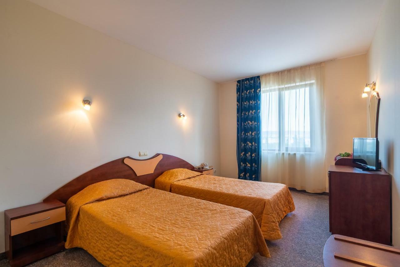Adamo Hotel Varna Exterior foto